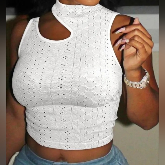 Tops - 💥3/$25💥 Sexy Sleeveless Eyelet Embroidery Cutout Crop Top White size 2xl